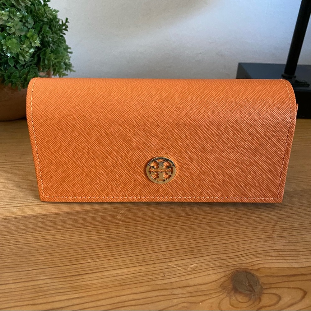 Tory Burch triangle eyeglass sunglasses case - Picture 5 of 6
